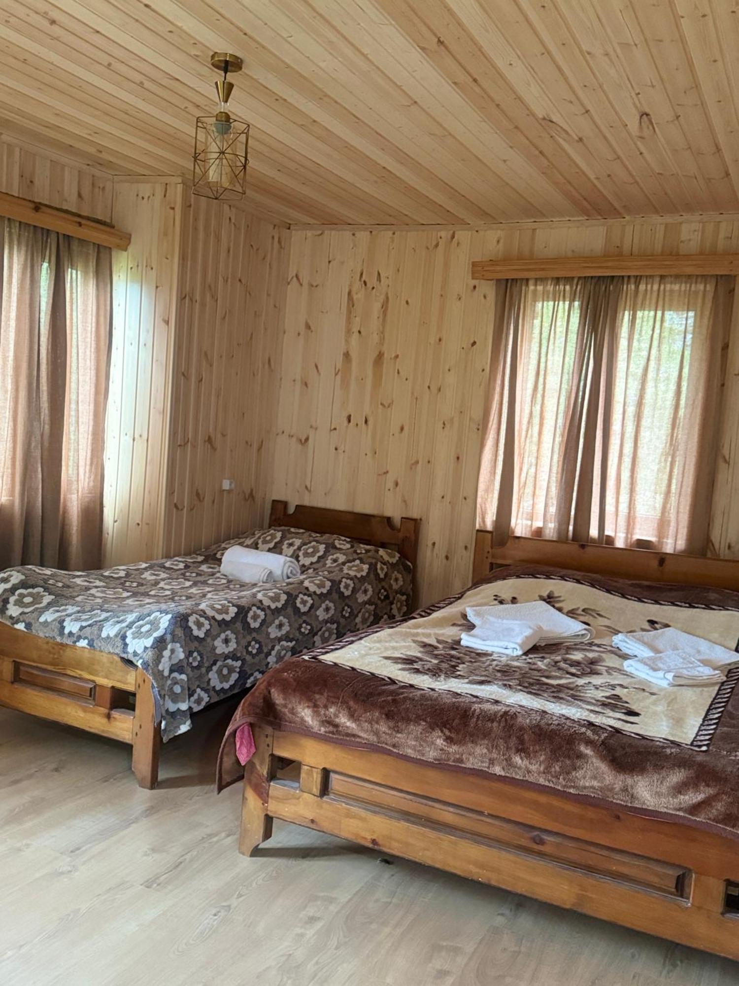 אושגולי Chazhashi Guesthouse מראה חיצוני תמונה